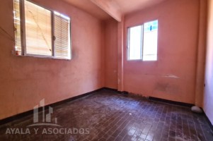 PISO EN VENTA, CENTRO CARTAGENA TOTALMENTE PARA REFORMAR