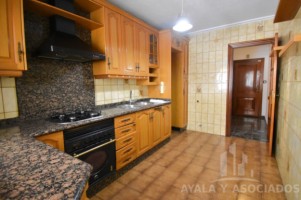 BAJO DE PISO EN VENTA, URBANIZACION MEDITERRANEO