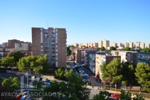 PISO EN VENTA, AVDA. REINA VICTORIA